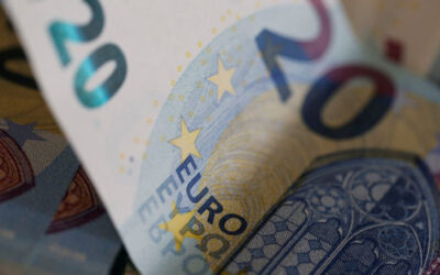 Euro Gains Against Dollar as Fresh Eurozone Economic Data Looms